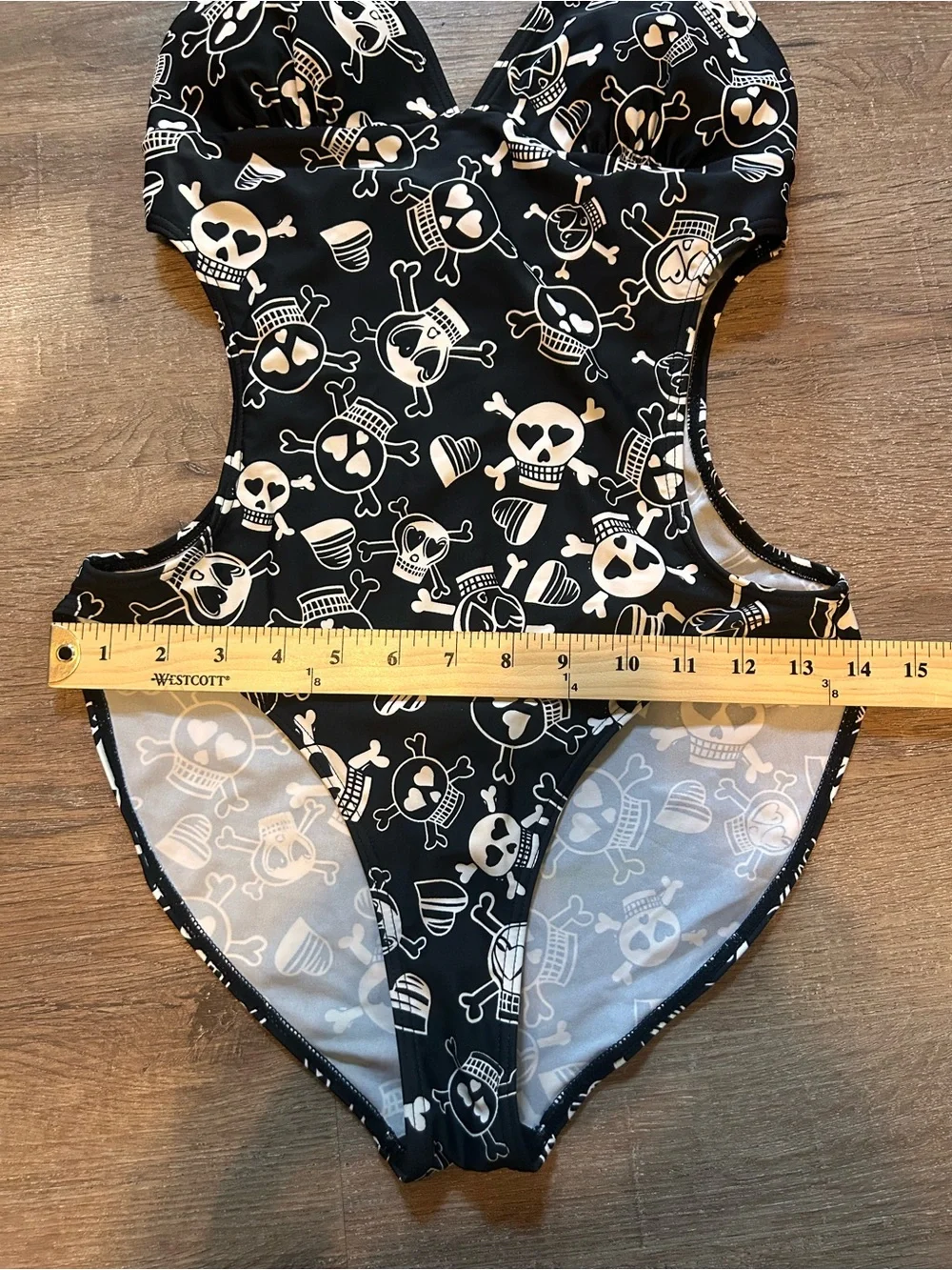 Kaligirlz One Piece Swimsuit Womens M Black Skull & Crossbones Halter Tie